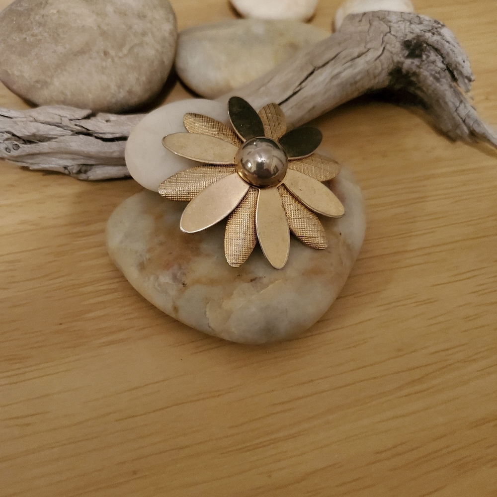 Brooch